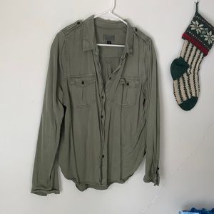 Universal Thread button up